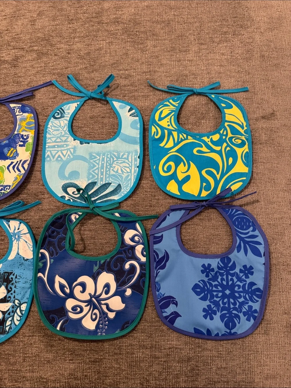 Hawaiian print baby bibs - set of 6 NWOT